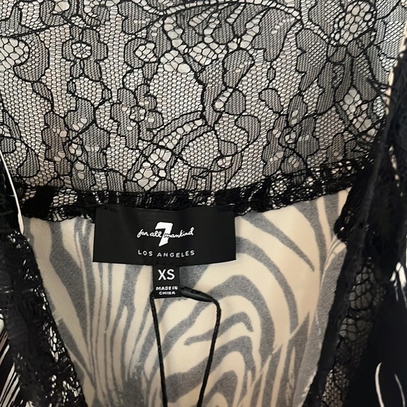 🚦 NWT 7 For All Mankind LA Zebra Floral Lace Trim V-neck Camisole XS - Picture 5 of 14